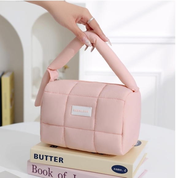 Puffy Makeup & Travel Bag Nwt - Picture 2 of 3